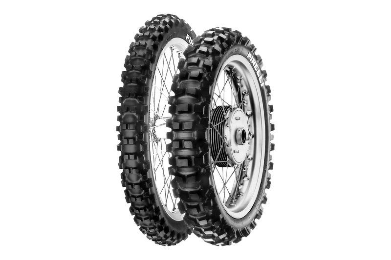 9003267-1-800Wx800H.jpeg Pneu PIRELLI SCORPION XC MID HARD – Image 1